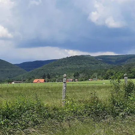 Sasfeszek Piheno Guest house